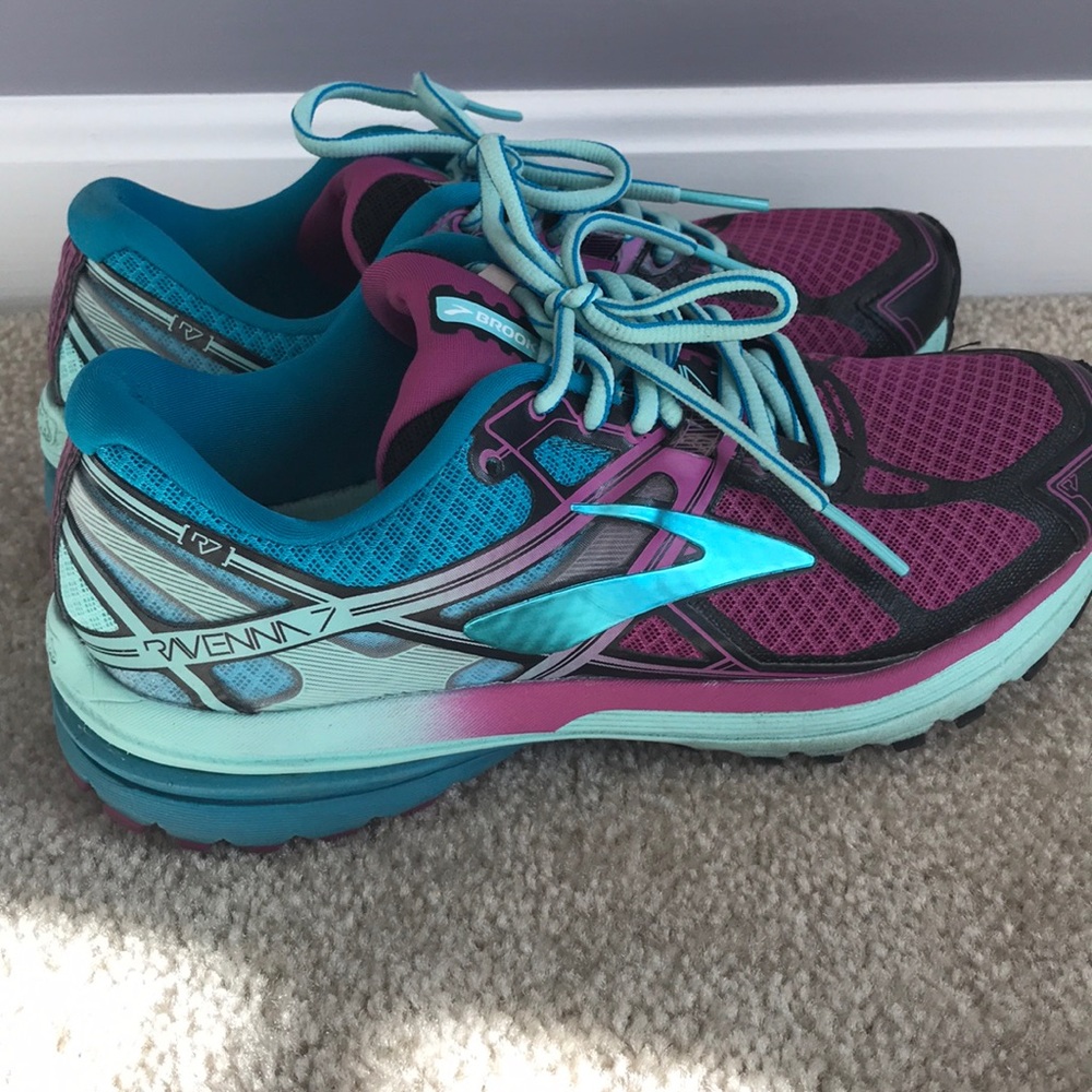 BROOKS Running Shoe (Ravenna 7)
